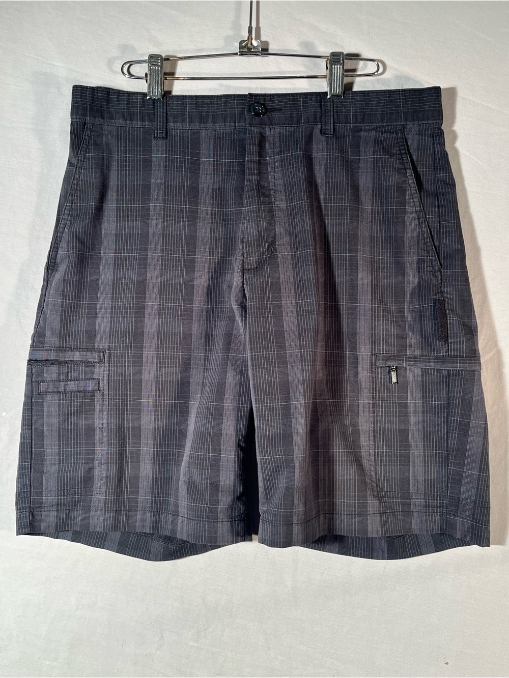 Men's Greg Norman Golf Shorts - Plaid Black & Gray -Sz 32